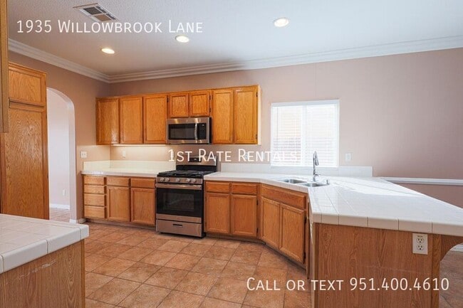 Foto del edificio - 1935 Willowbrook Ln