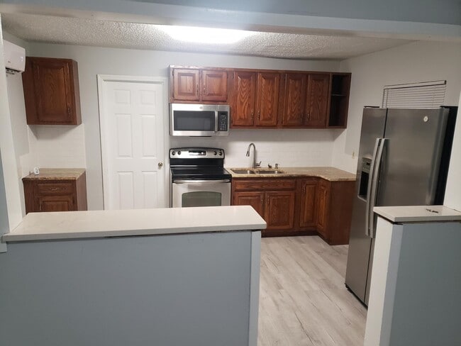 Foto del edificio - 2106 Henry St NE