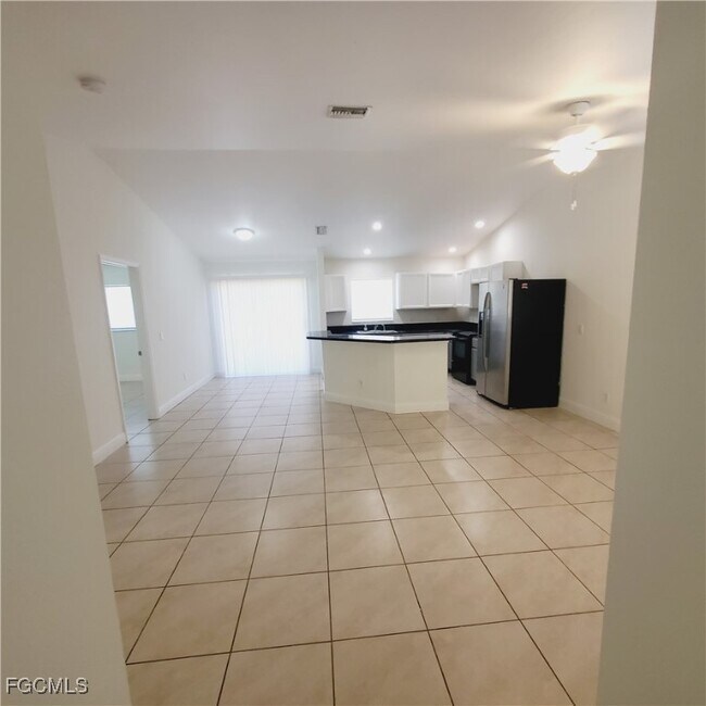 Foto del edificio - 777 Bedford Dr