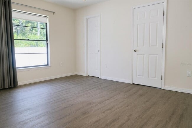 Building Photo - 4659 Alligator Dr