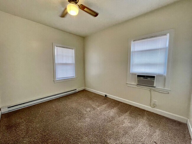 Building Photo - 2300 Danville St