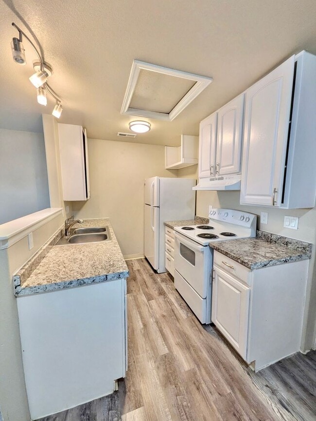 Foto del edificio - 1833 E 3rd St