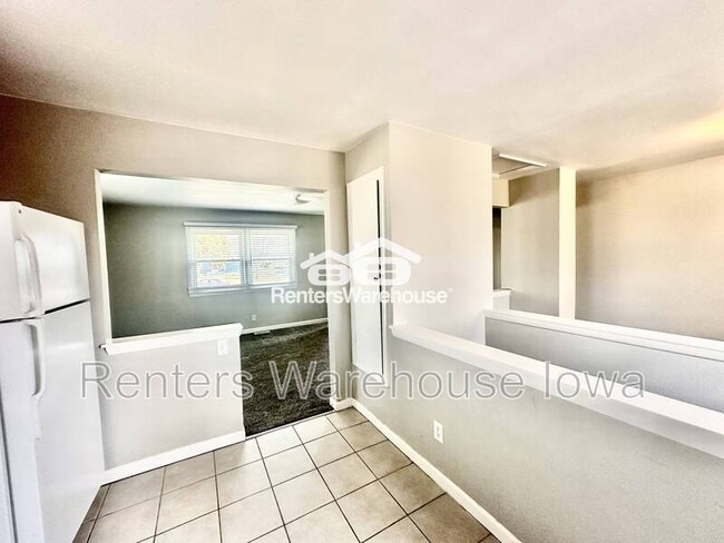 Building Photo - 4120 SE 15th Ct
