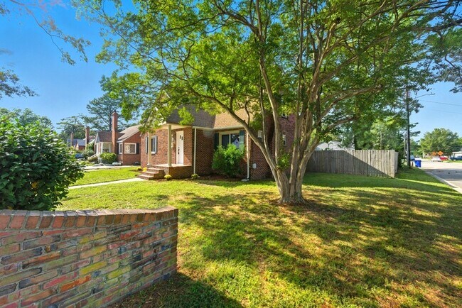 Foto del edificio - WELCOME TO WILLOUGHBY TERRACE!!!