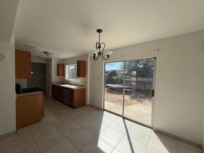 Foto del edificio - 3203 St Isaac Loop