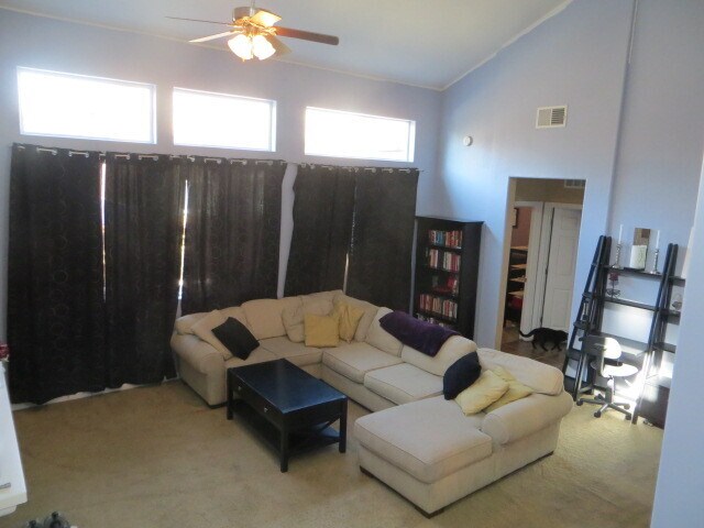 Foto del edificio - Clovis Gated Lafayette Sq, 2BR+Den/Loft/2....
