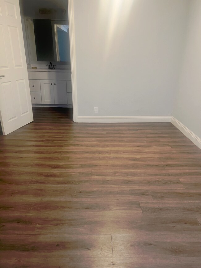 Foto del edificio - 5460 White Oak Ave