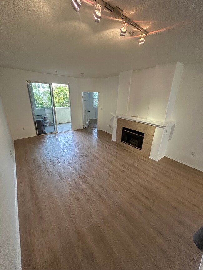 Building Photo - 12963 W Runway Rd