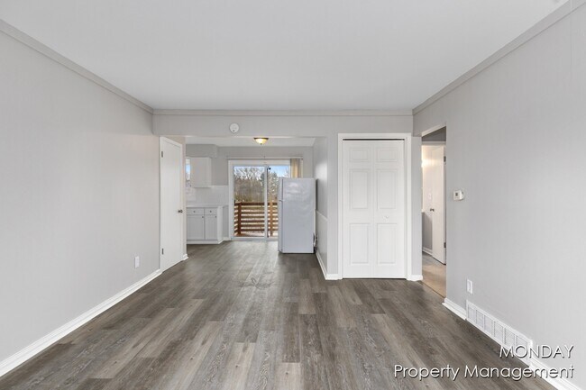 Foto del edificio - 5897 Christie Ave SE