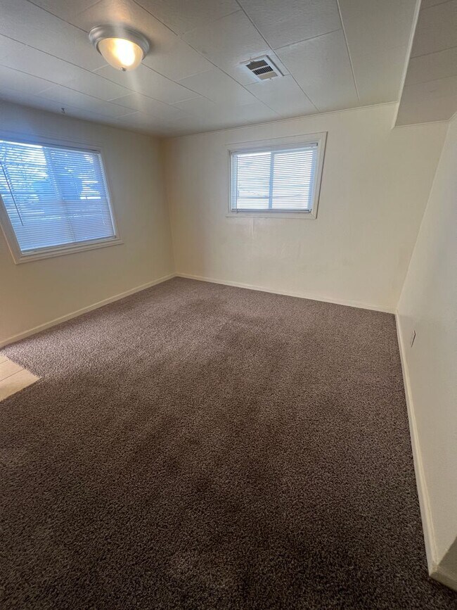 Foto del edificio - 513-513 Willard Ave