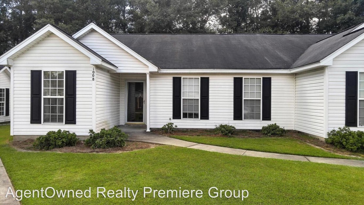 Primary Photo - 3 br, 2 bath House - 1008 Longview Drive