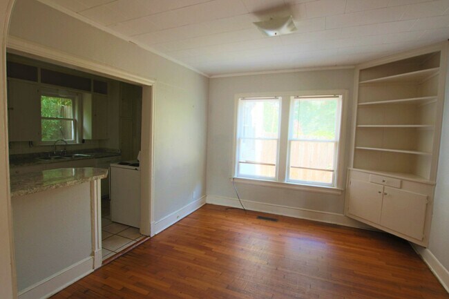 Building Photo - Rowland Duplex 130/130 1/2 *LEASE UP*