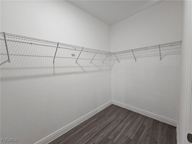 Building Photo - 8059 Sherwood Cir