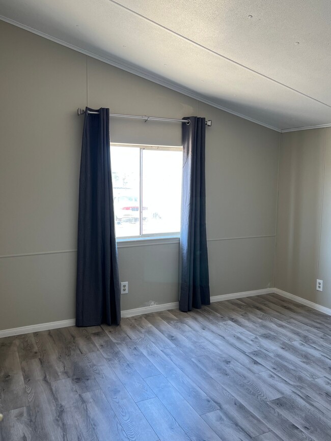 Building Photo - 4902 Ranchero Ln