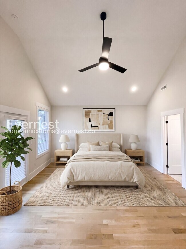 Building Photo - 4 Bed/2.5 Bath Town Home with Garage / Pet-Friendly / Available Now!