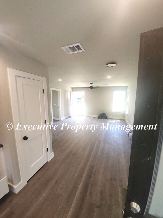 Foto del edificio - 504 W Avenue A