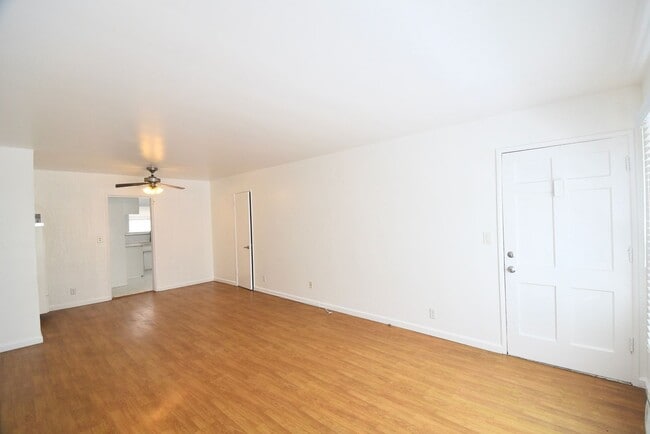 Building Photo - 11645 Moorpark St