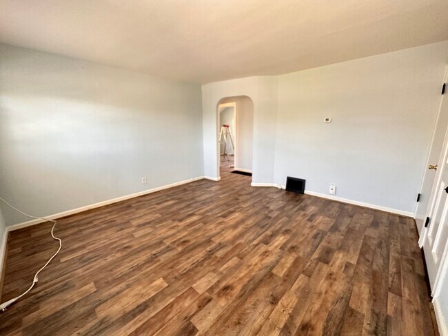Building Photo - 762 Ross Ave