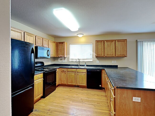 Foto del edificio - 8733 Langford Dr