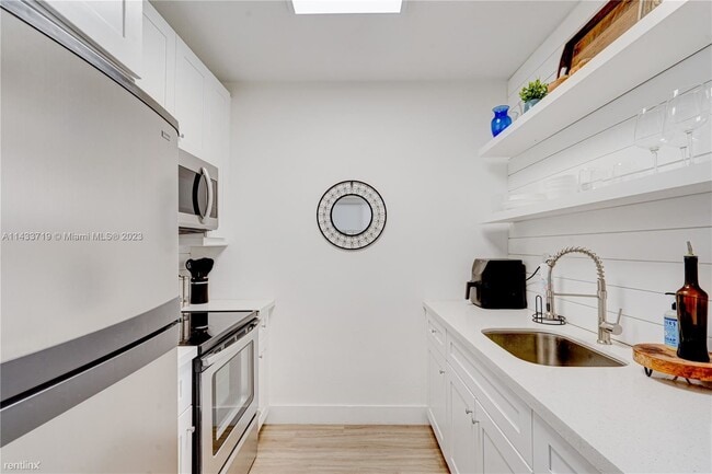 Building Photo - 3 br, 2 bath House - 2390 SW 36th Ave