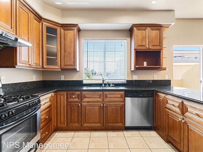 Building Photo - 3 br, 2.5 bath House - 12780 Lorna Street - D