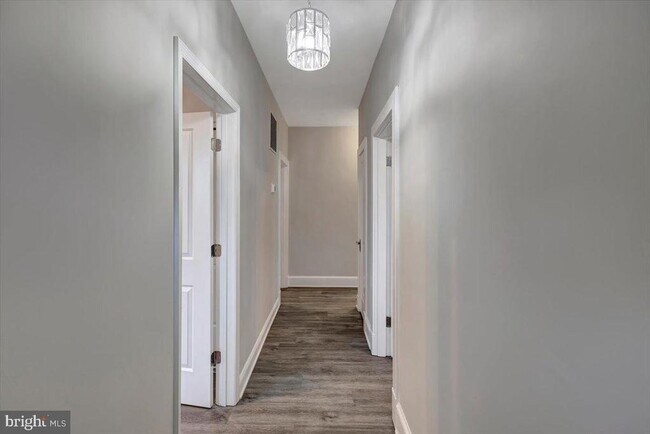 Foto del edificio - 1523 Beaver Heights Ln