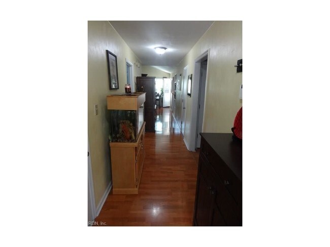 Building Photo - 236 Abingdon Cir