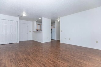 Building Photo - Camby Crossing