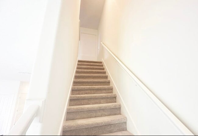 Foto del edificio - 15143 Sunny Day Dr