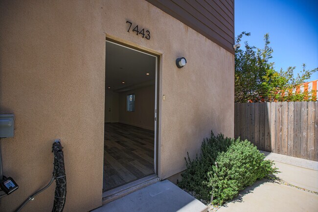 Building Photo - 7443 Troost Ave
