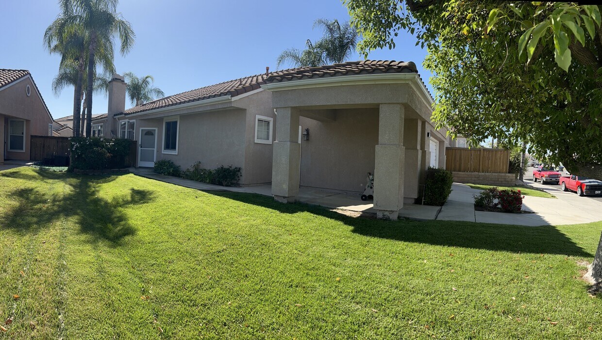 Foto principal - 29910 St Andrews Dr