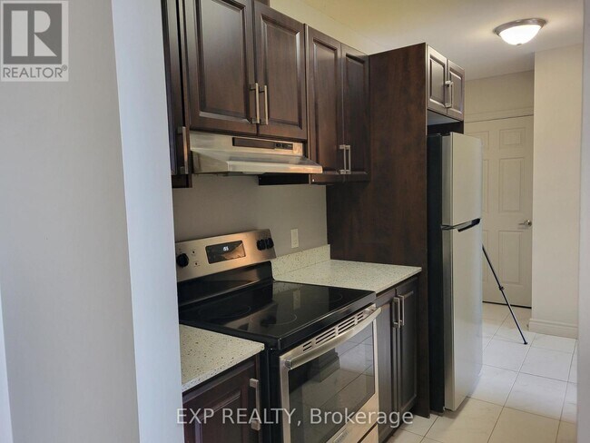 Photo du bâtiment - 95 Barrie Rd