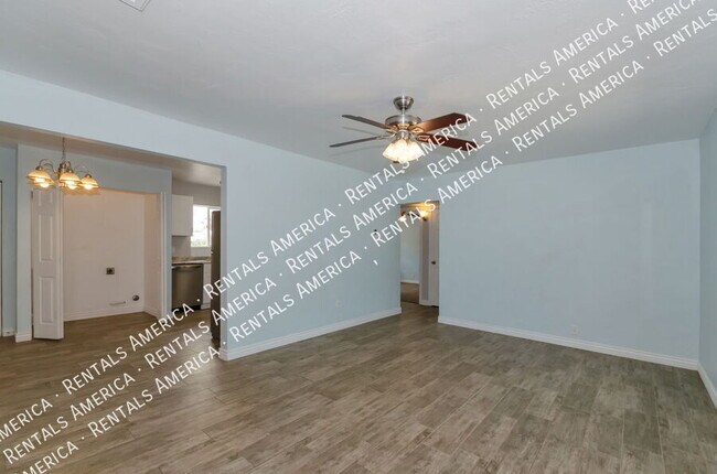 Building Photo - 1420 N Winstel Blvd