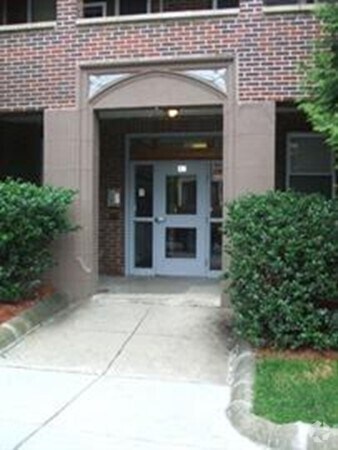 Building Photo - 45 Ashford St