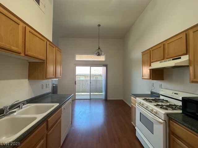 Building Photo - 3320 Cactus Shadow St