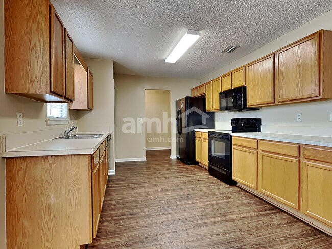 Foto del edificio - 2562 Glenfield Dr