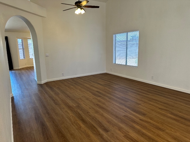Photo - 1060 W Paseo Way House