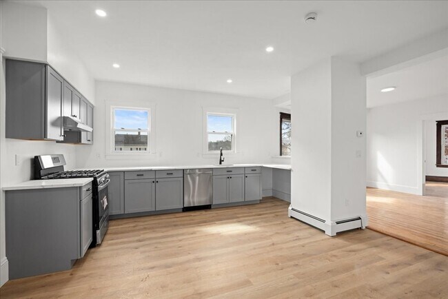 Building Photo - 183 Vernon St