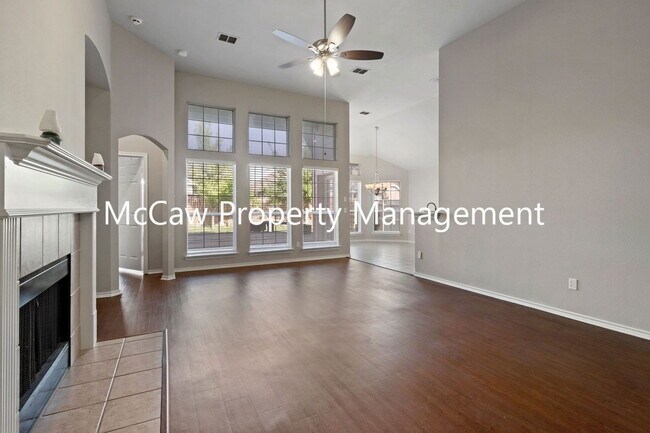 Foto del edificio - 7012 Deer Ridge Dr