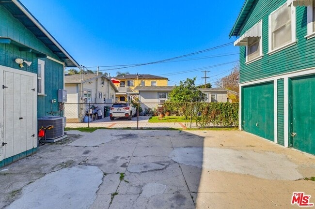 Building Photo - 2163 W 27th St