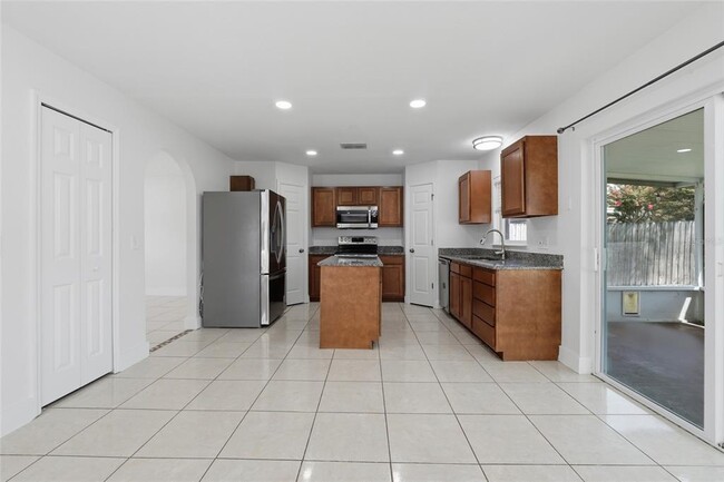 Building Photo - 4140 Stonefield Dr