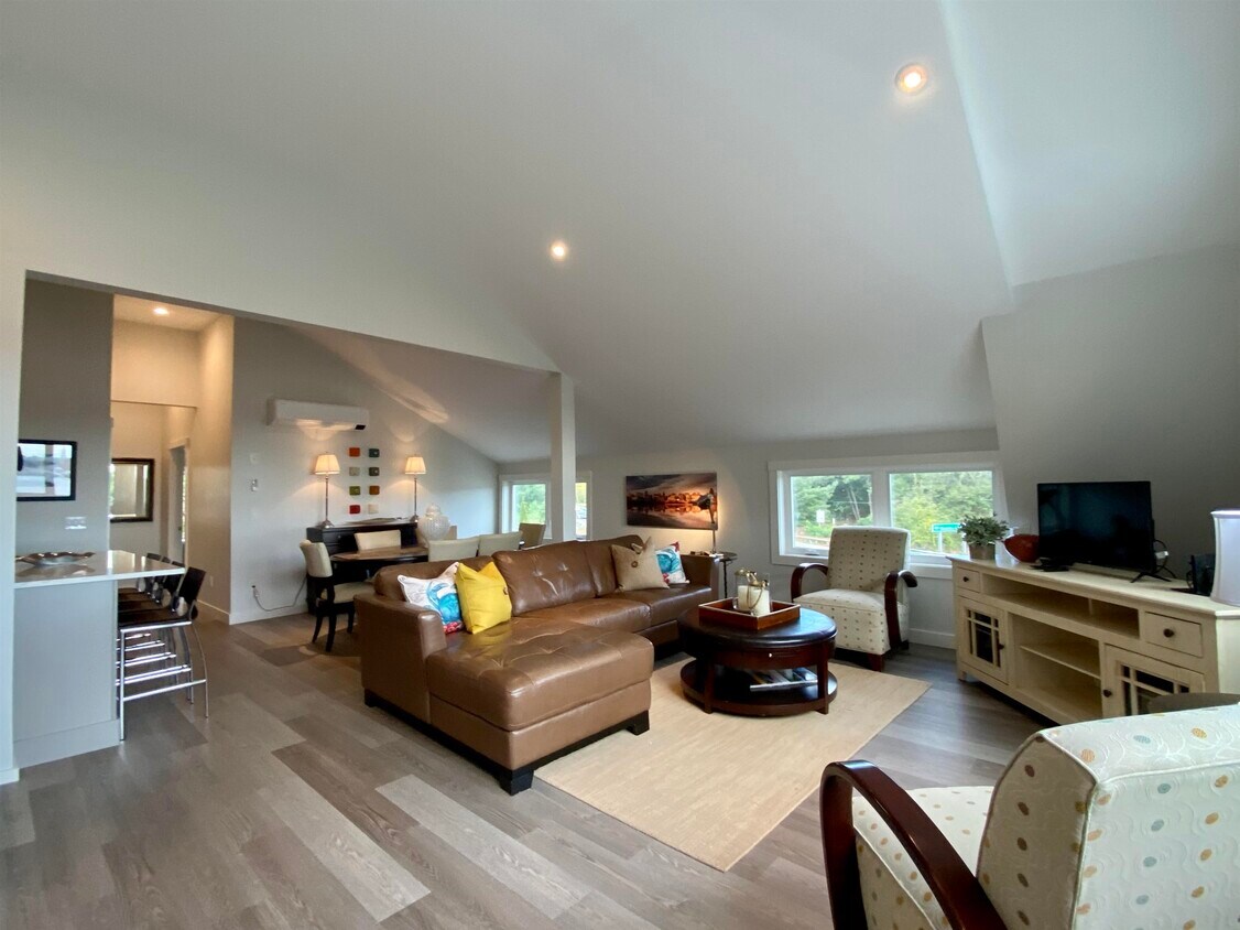 9 US1, Kittery, ME 03904 Room for Rent in Kittery, ME