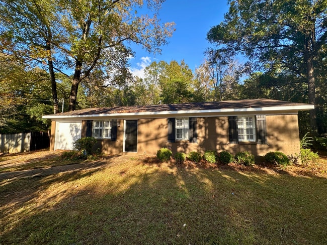 Building Photo - 56 Alan Dr