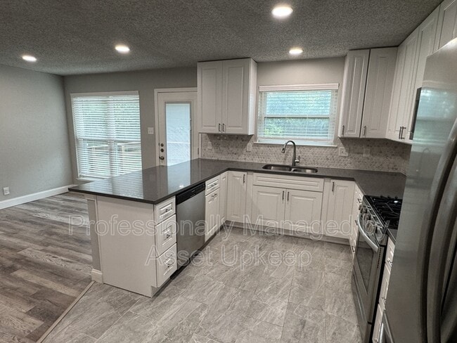 Building Photo - 1223 Dumont Dr
