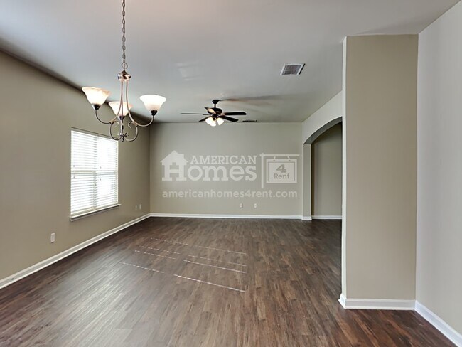 Building Photo - 228 Bandelier Circle