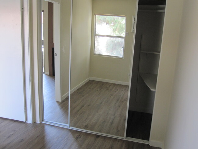 Building Photo - 400 S Hobart Blvd