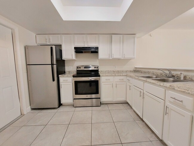 Building Photo - *First Month's Rent FREE!* Beautiful 2 Bed...