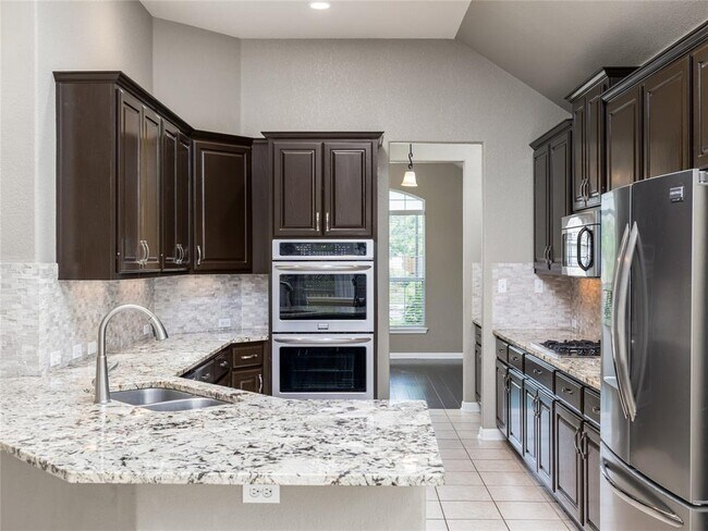 Foto del edificio - 15620 Echo Hills Dr