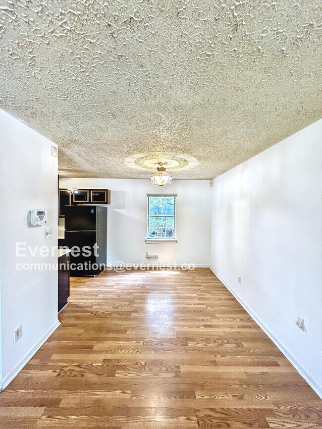 Foto del edificio - 818 Bedrock Ln