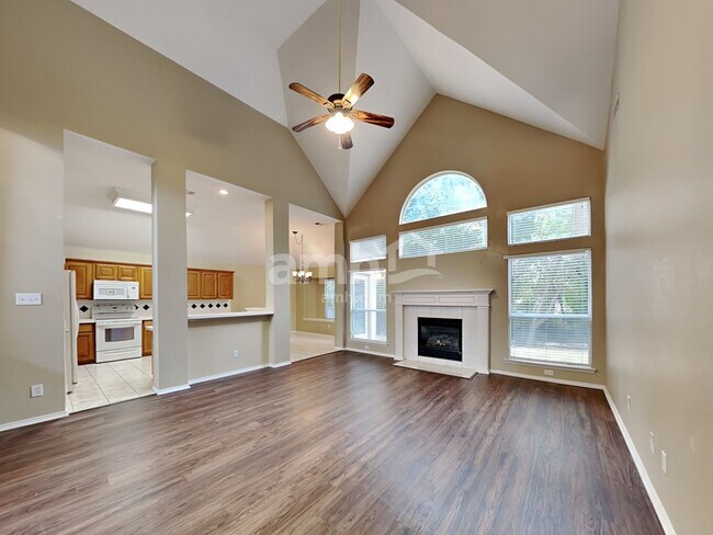 Foto del edificio - 1714 Creekway Drive